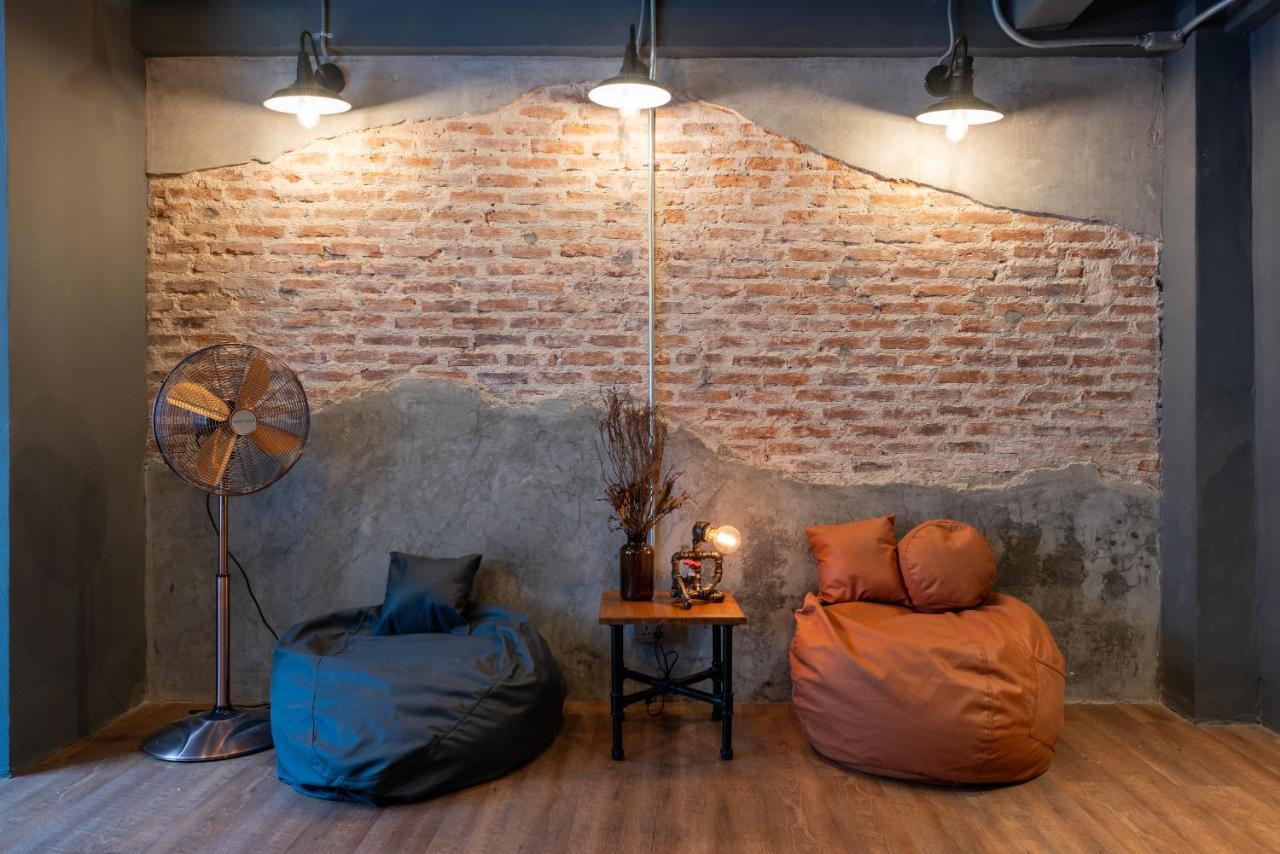 House Of Machine Boutique Hotel Бангкок Екстер'єр фото